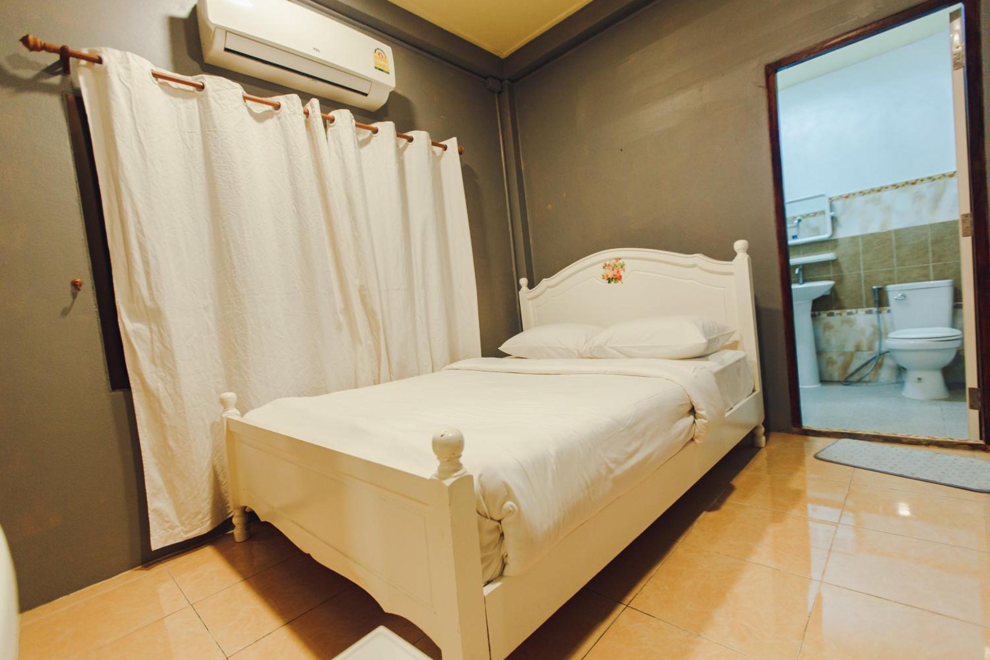 Agga Cnx Hostel Chiang Mai Exterior photo