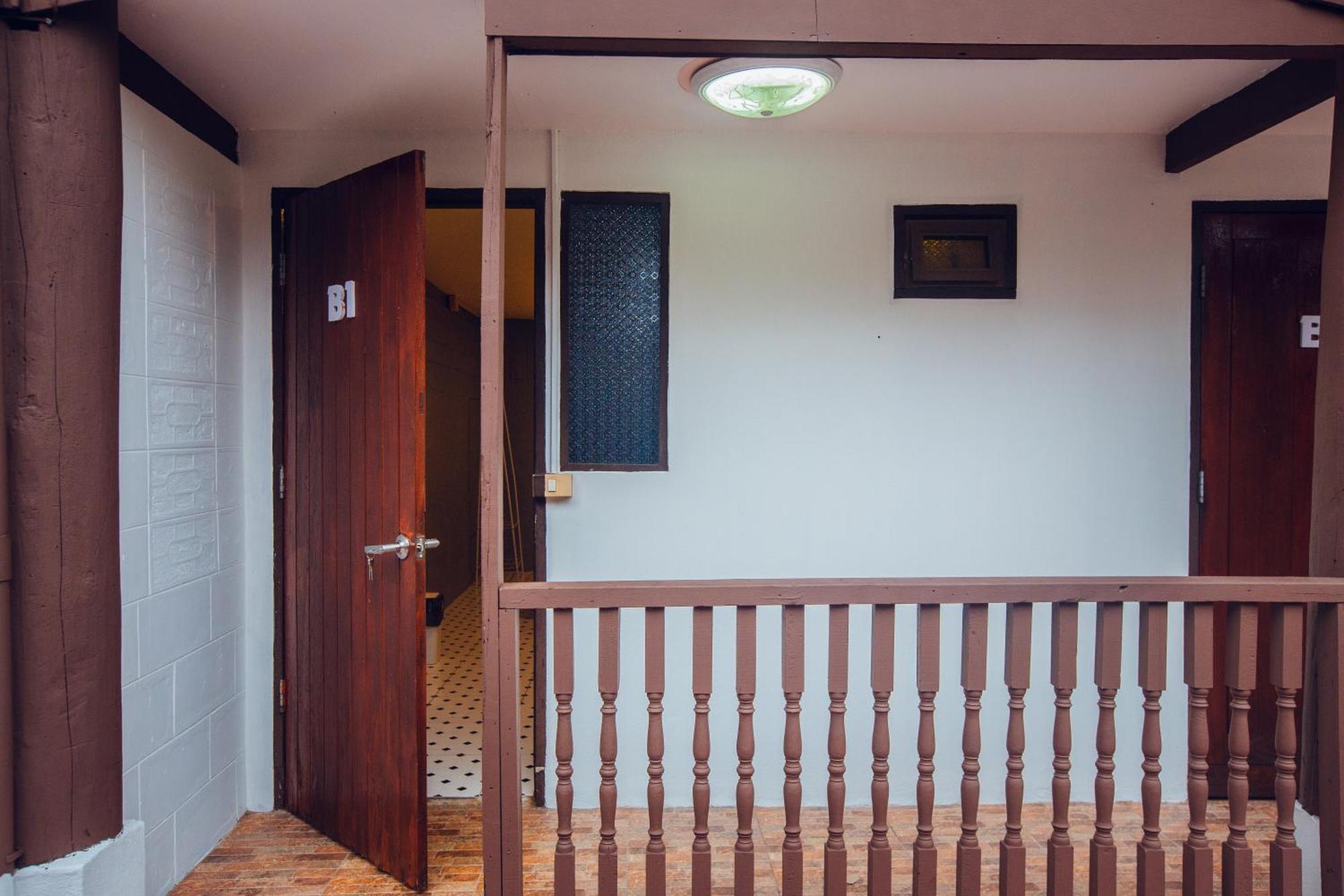 Agga Cnx Hostel Chiang Mai Exterior photo